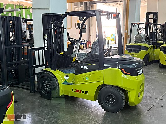 Clark 3 ton Lityum Akülü Forklift 3 ton forklift