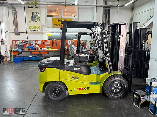 Clark 3 ton Lityum Akülü Forklift